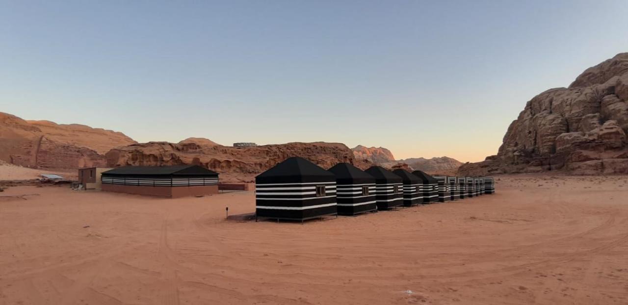 Hotel Bedouin Holidays Camp And Jeep Tours Wadi Rum Esterno foto