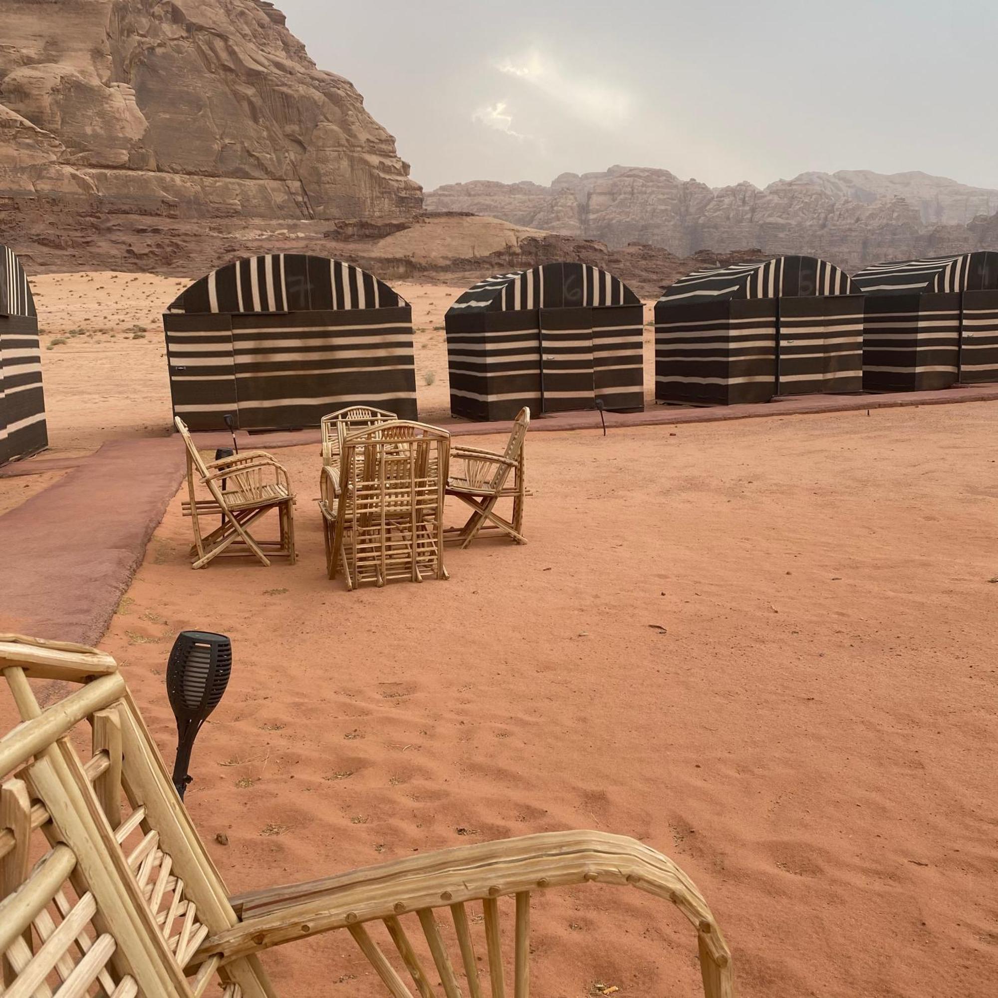 Hotel Bedouin Holidays Camp And Jeep Tours Wadi Rum Esterno foto