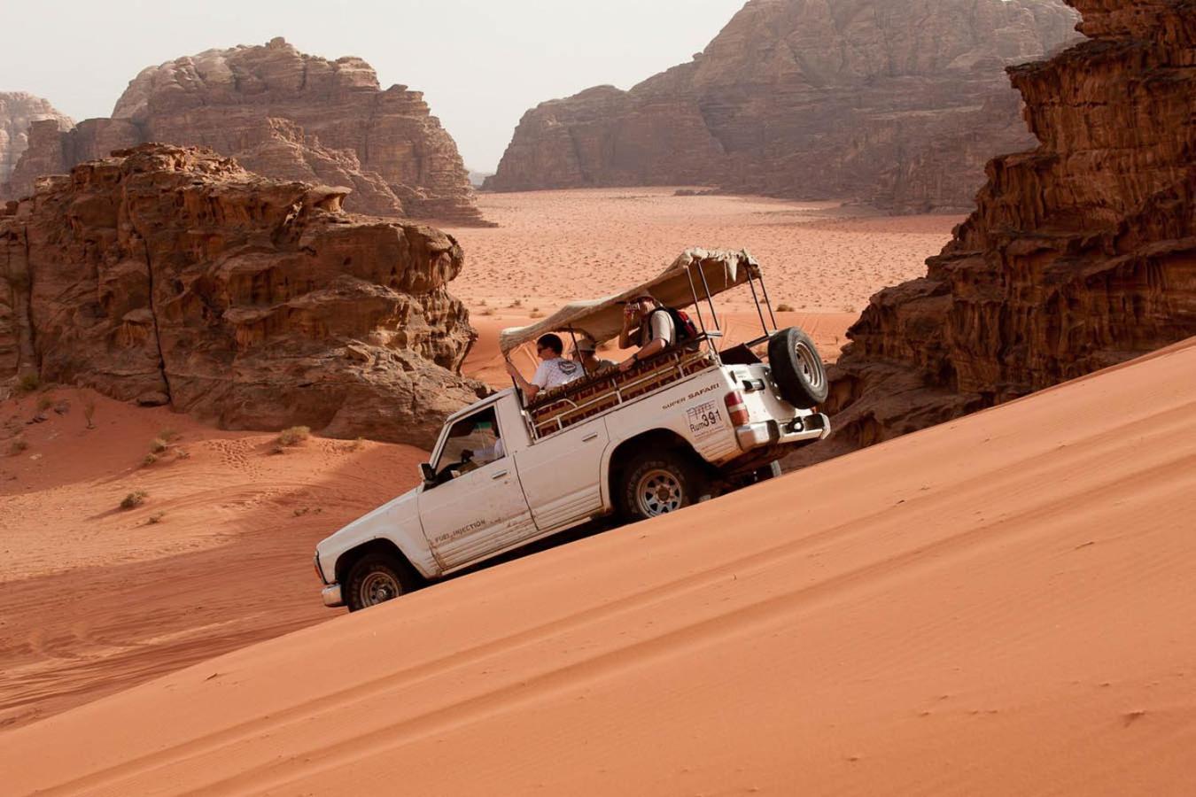 Hotel Bedouin Holidays Camp And Jeep Tours Wadi Rum Esterno foto