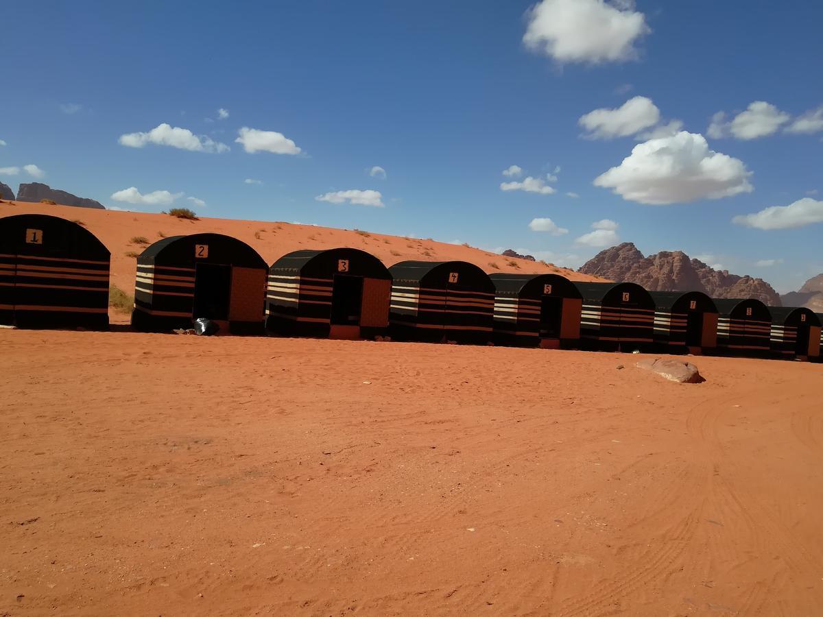 Hotel Bedouin Holidays Camp And Jeep Tours Wadi Rum Esterno foto